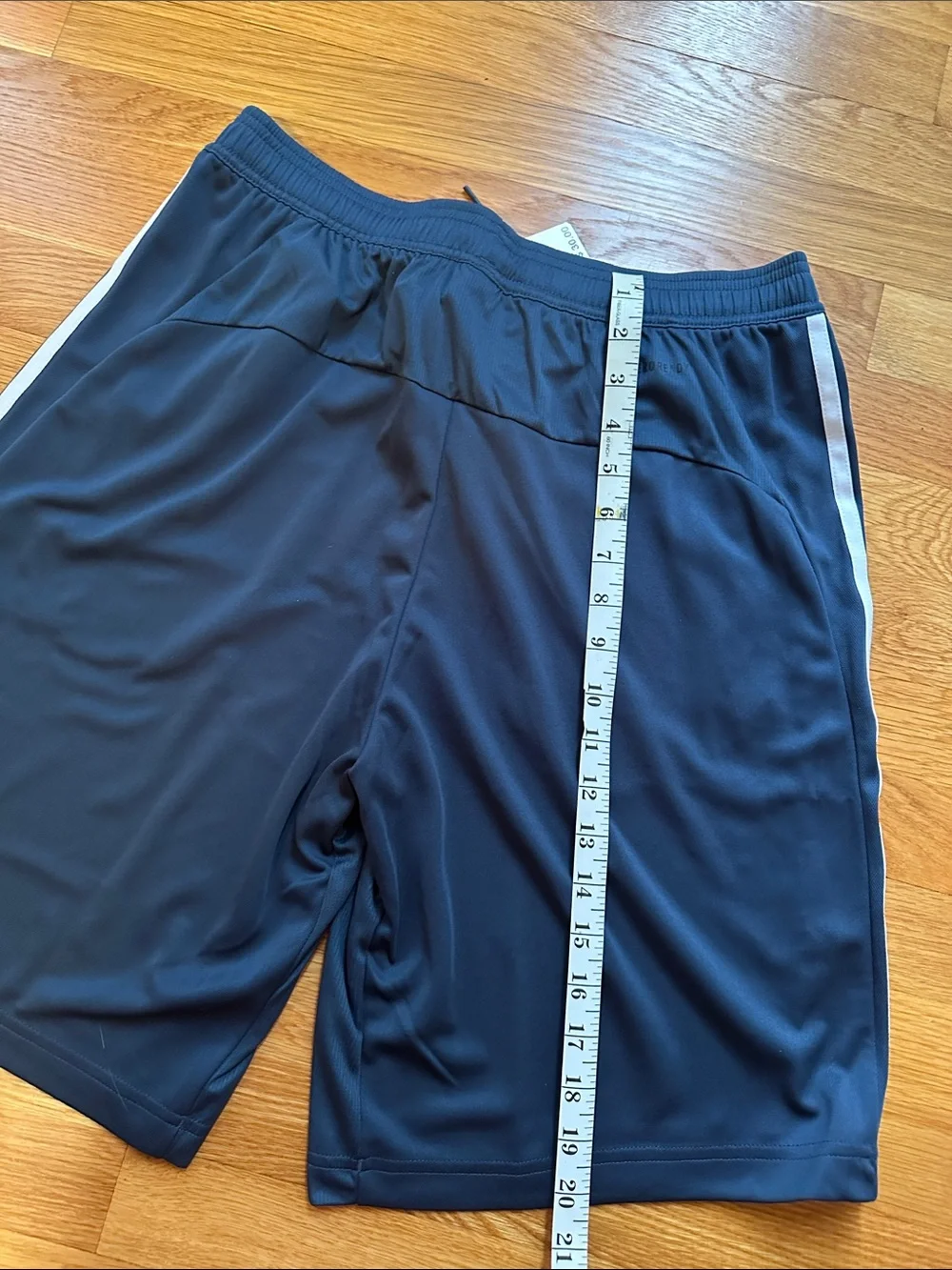 adidas Men's nwt Navy Athletic Shorts with White Three Stripes zippered pockets